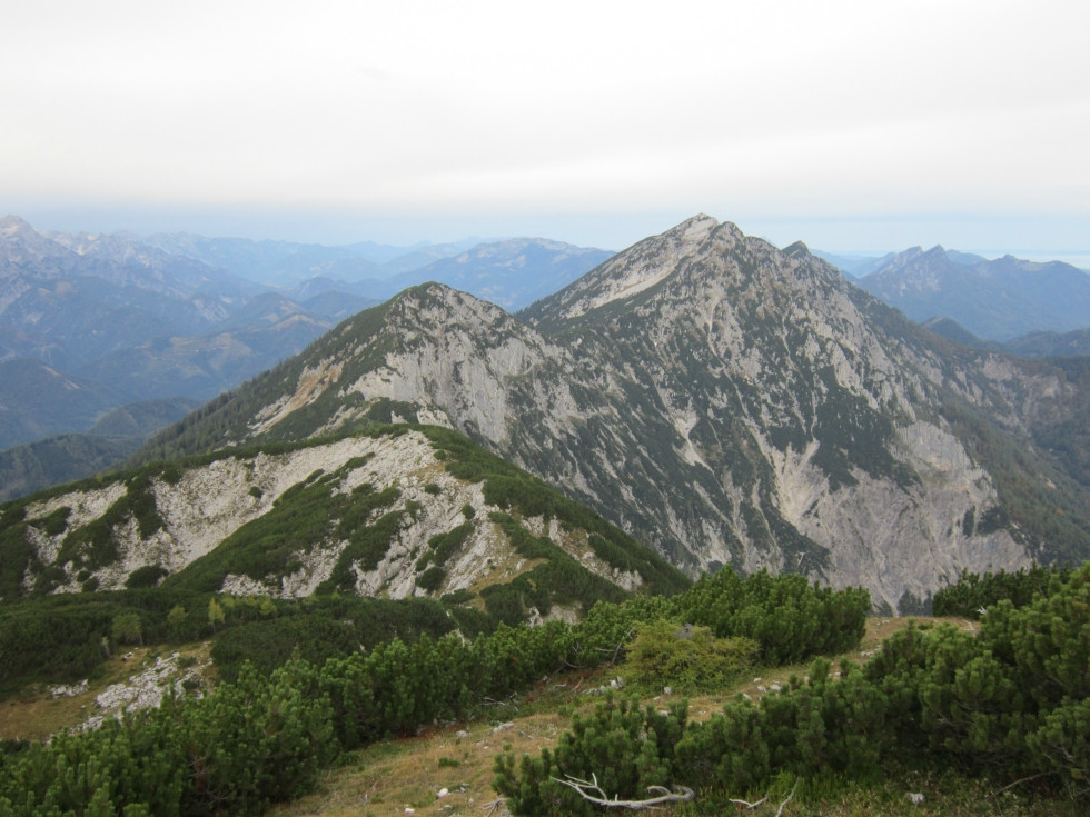 Pohľad spod Rohrauer Grosstenbergu na hrebeň Sengsengebirge s Hochsengsom