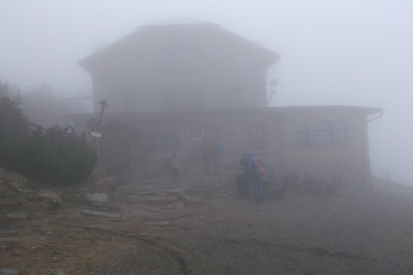 Chata Šerák v hmle