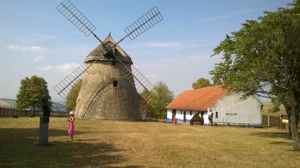 Veterný mlyn Kuželov (autor foto: Andrej Sijka)