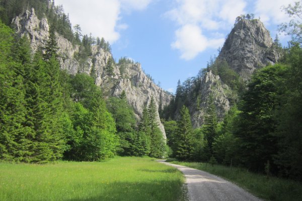 Spätný pohľad na skalné zúženie za Hinternaßwaldom