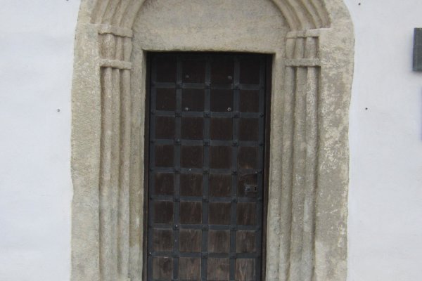 Portál kostolíka