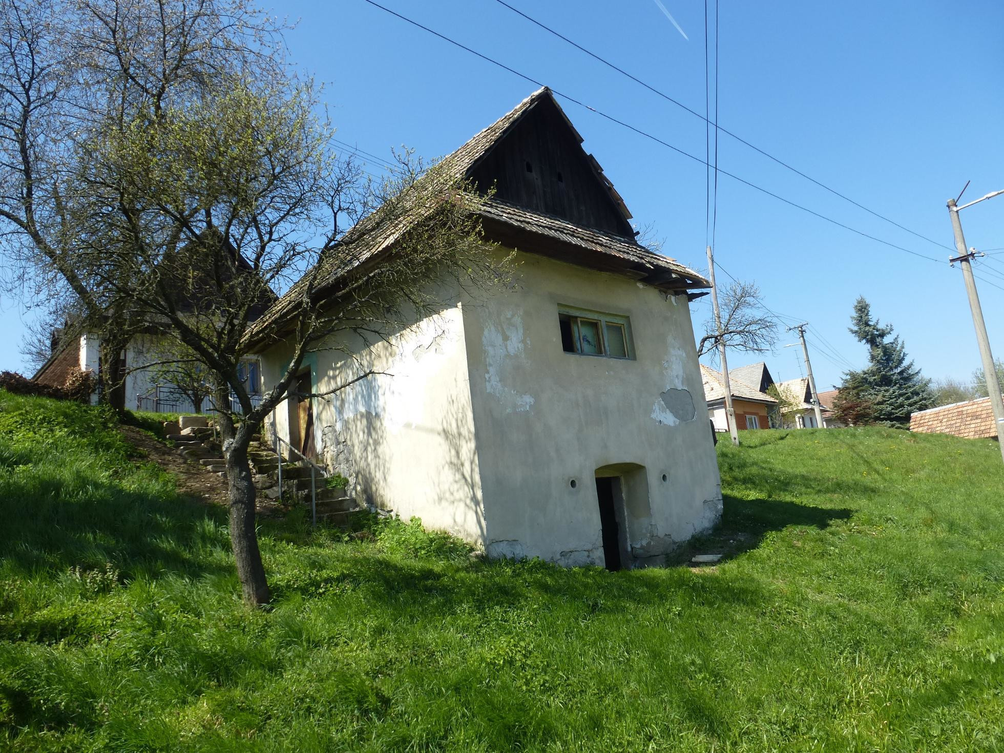 Historické domy v obci Beluj