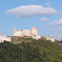 Pohľad na Čachtický hrad z lúk pod Bakalárom
