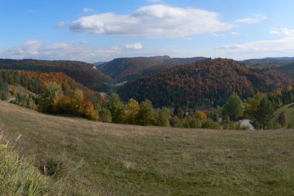 Poráčska dolina se Slovinskou skalou