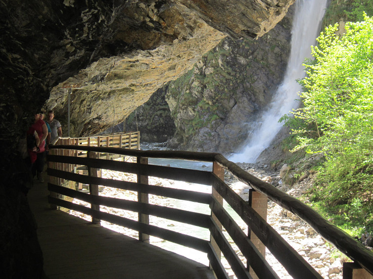 Vodopád v závere rokliny Liechtenstein Klamm