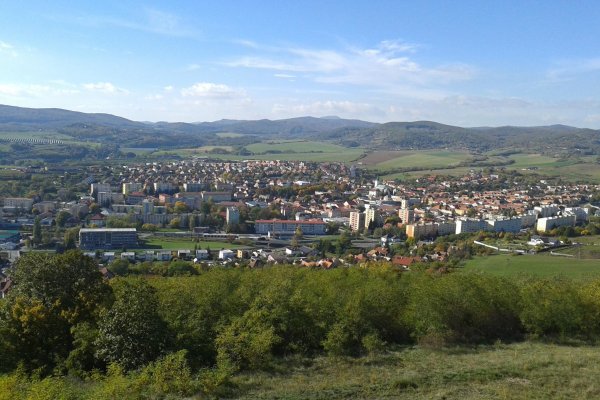 Výhľady z Vartovky na Krupinu a Štiavnické vrchy