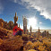 Západ slnka pod 10-metrovými kaktusmi, Salar de Uyuni, Bolívia (autor foto: Viktor Varga)