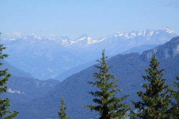 Priblížený pohľad na Vysoké Taury počas stúpania nad Weidenburgom