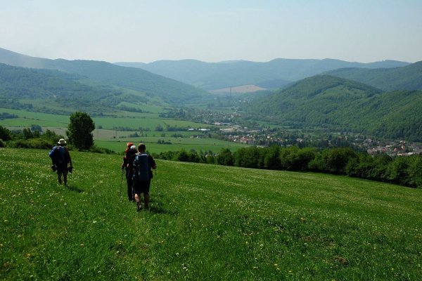 Údolie Slanej a obec Vlachovo (autor foto: Ľuboš Forgáč)