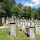 Staré hroby na cintoríne v obci