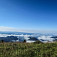 Ráno po upršanom dni pohľad z vrchu Kozí chrbát (1330 m) na juh, vľavo Poľana (1458 m), vpravo Štiavnické vrchy