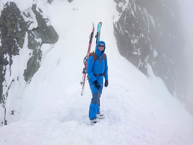 Fjällräven Keb Touring je set bundy a nohavíc pre ľahší skialp v pomalšom tempe, backcountry lyže a zimnú turistiku (foto: Marek Šúň)