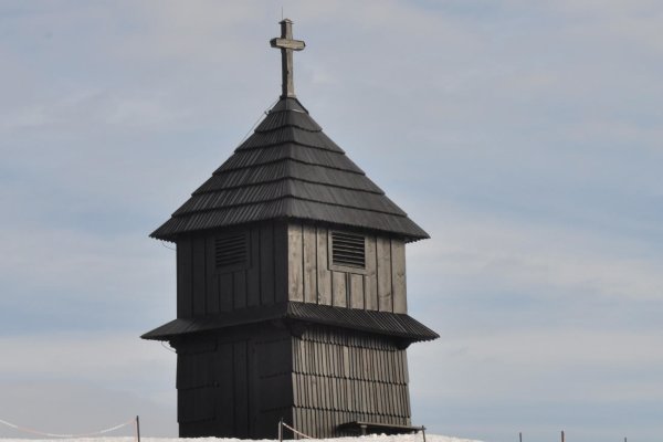01 Zvonička u Marunov v zime