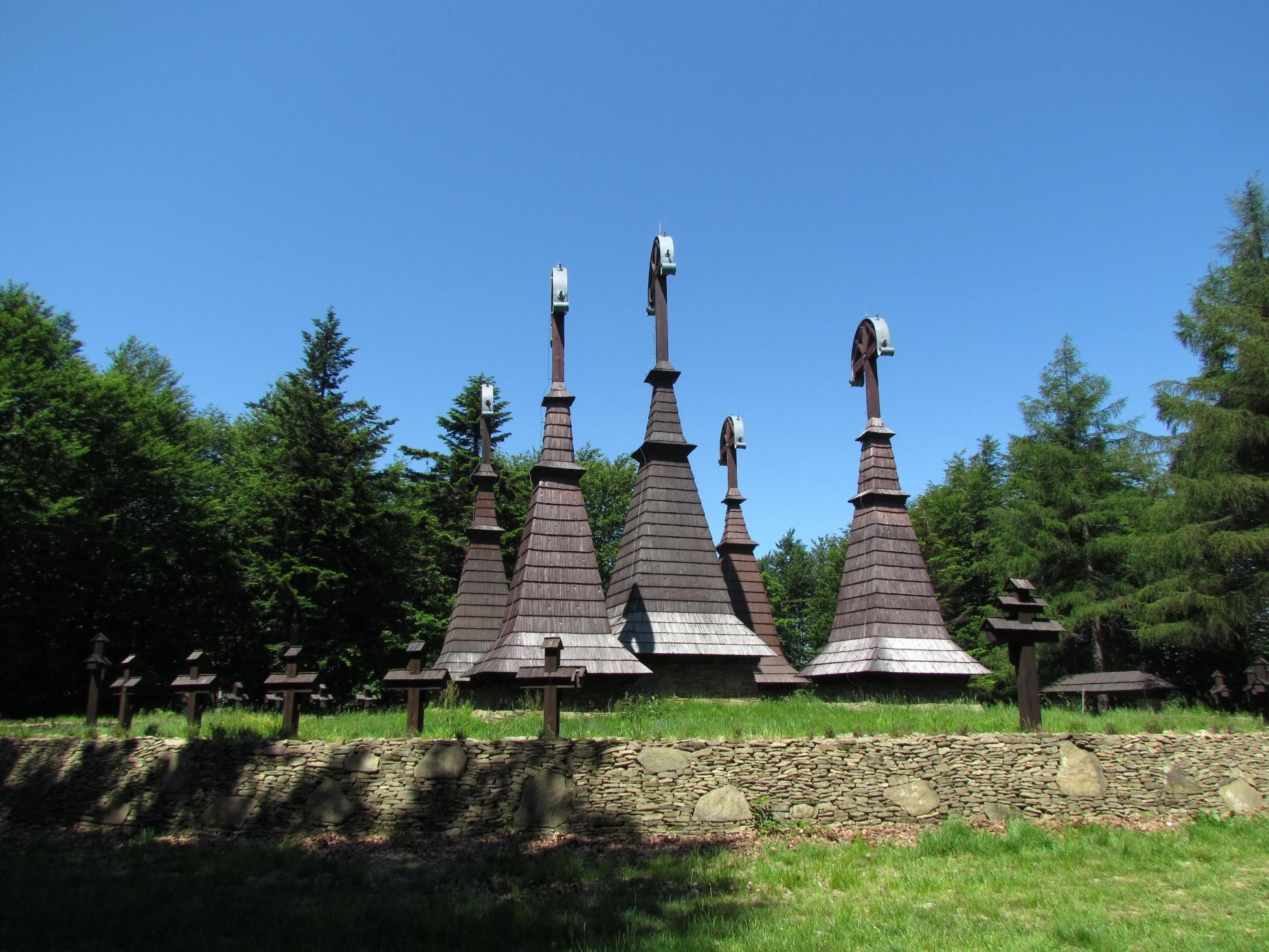 Hora Rotunda - dielo Dušana Samuela Jurkoviča (cintorín z 1. svetovej vojny)