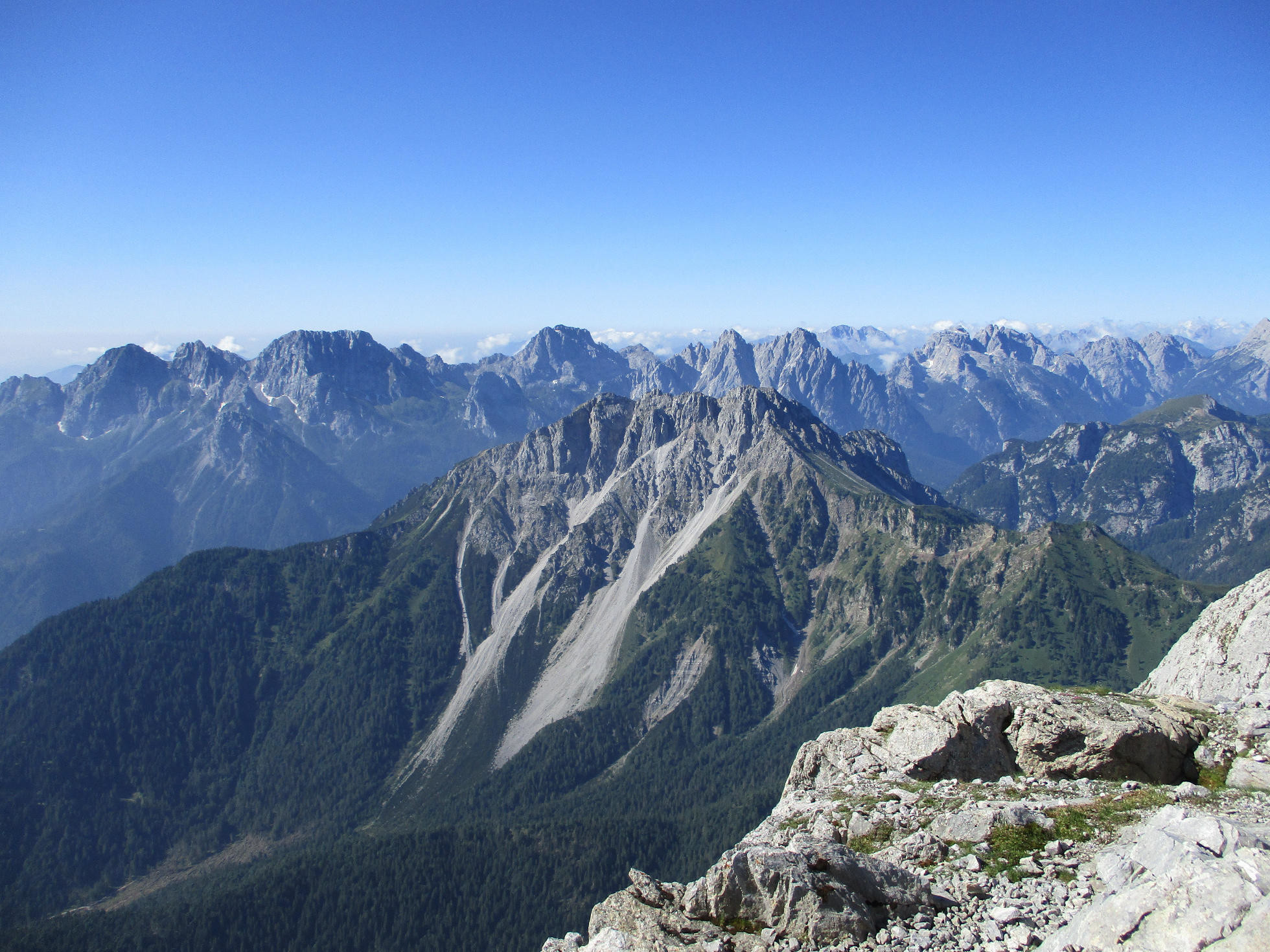 Talianske Karnské Alpy z Monte Avanza