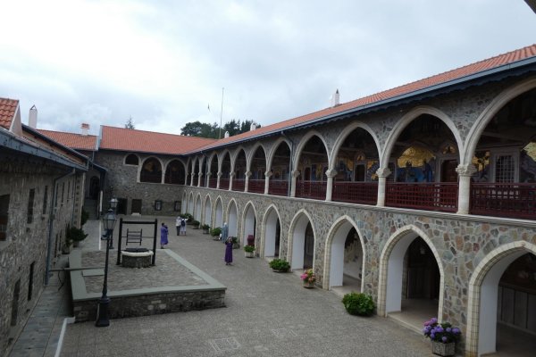 Nádvorie Kykkos monastery