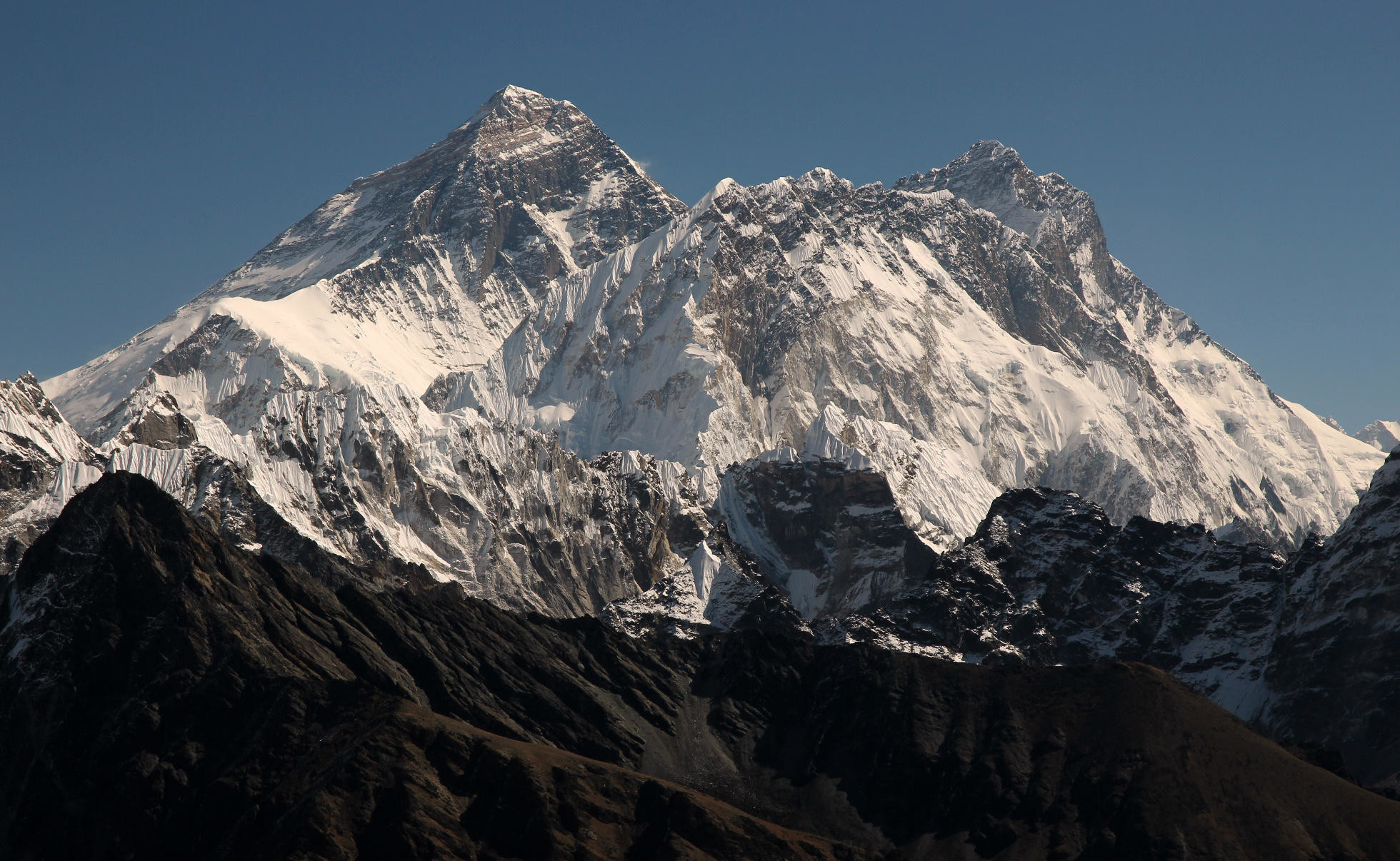 Mount Everest, Nuptse, Lhotse - pohľad zo sedla Renjo La