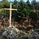 Symbolický cintorín, venovaný obetiam Lysej hory, v Hellerovej zákrute