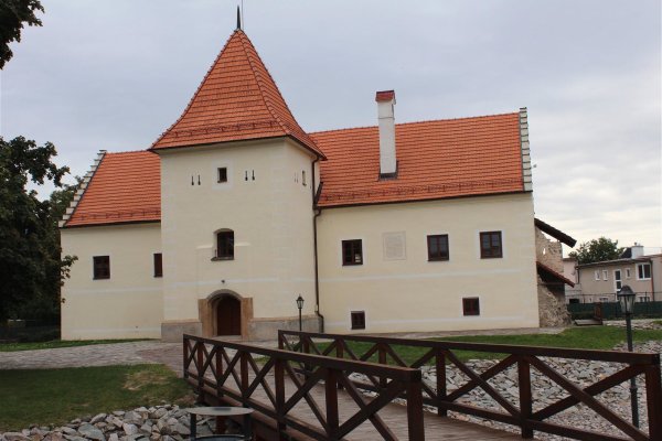 Vodný hrad Šimonovany