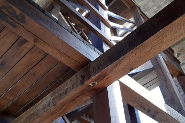 Trámové drevené schodisko