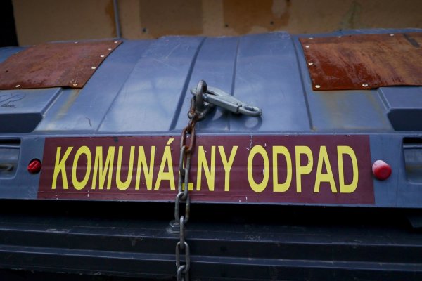 Zabezpečenie kontajnera v Novom Smokovci, foto Soňa Mäkká