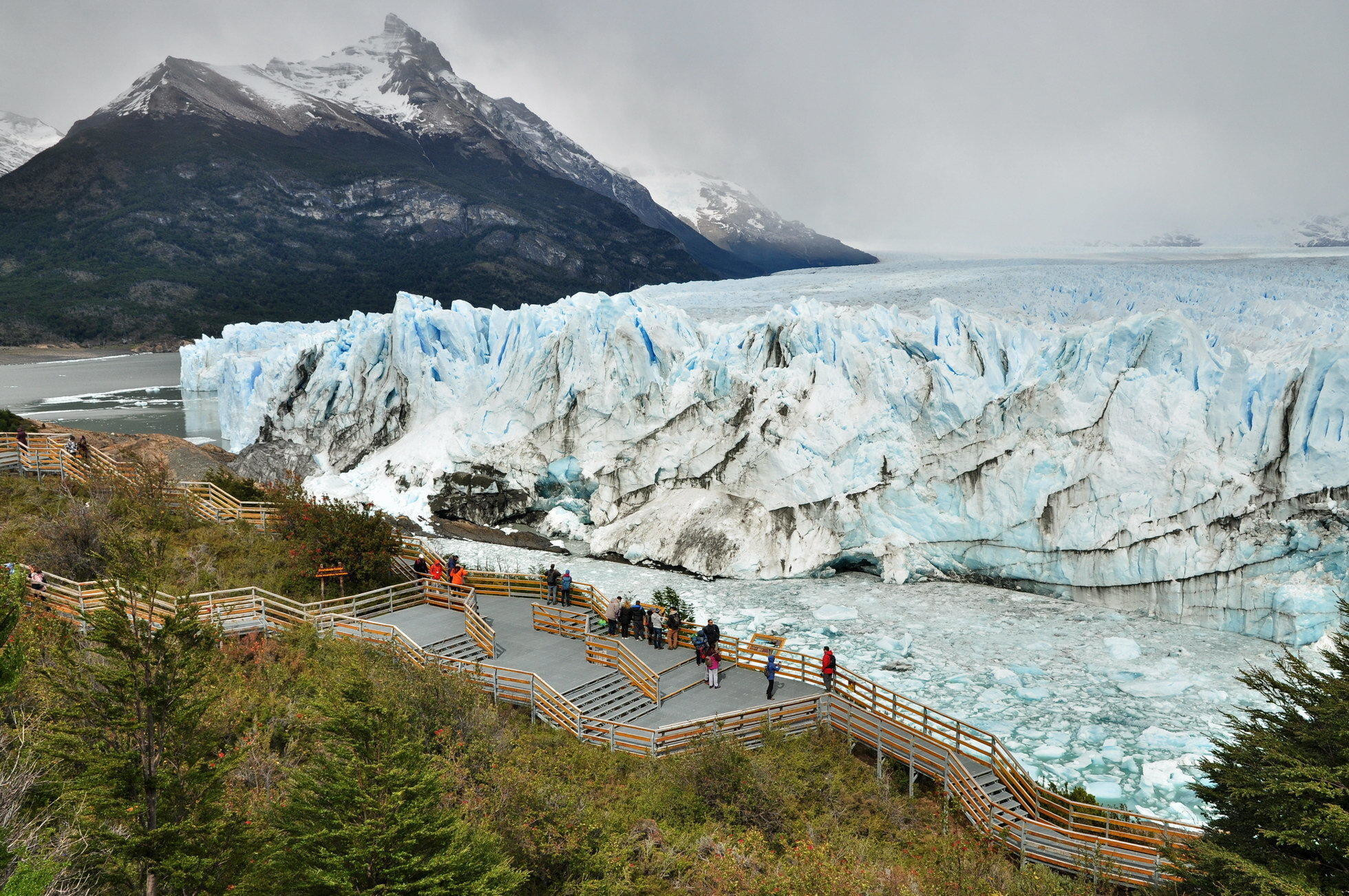 Obrovský ľadovec Perito Moreno je naozaj jednou z top atrakcií Argentíny