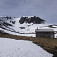 Hutchison Memorial Hut v zime (archív Mountain Bothies Association)