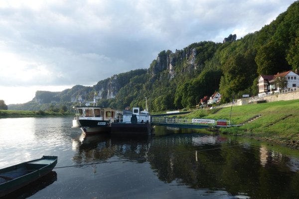Lodnou dopravou cez rieku Labe (autorka foto: Jana Hrehová)