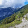 Výborné výhľady na masív Schneebergu počas zostupu