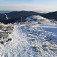 Severný horizont z Malej Babej hory: vidieť blízke zalesnené vrcholy sprava Polica, Hala Smietanowa a vlek na Mosorny Gron