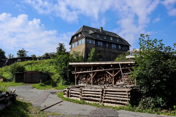 Nemecká turistická chata na vrchu Hvozd
