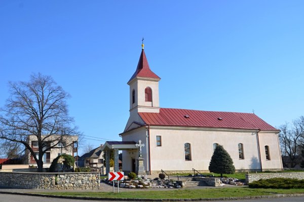 Kostol v Plechoticiach