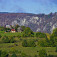 Laz Kokávka nad Muránskou Zdychavou, v pozadí bralá planiny (autor foto: Tomáš Trstenský)