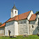 Charizmatický predrománsky kostolík sv. Juraja na okraji obce