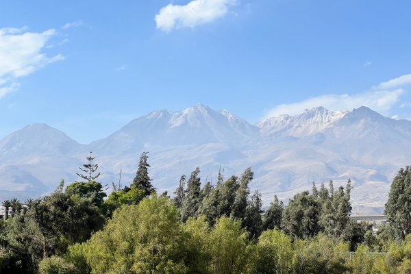 Chachani (6075 m) z Arequipy - október 2022 