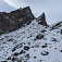 Chýba asi 1,5 metra snehu, aby mala zmysel zimná trasa cez Hang. Foto – Ľubo Mäkký
