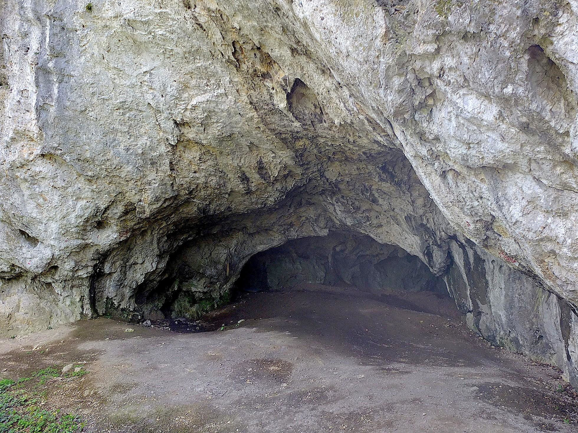Veľká dolnosokolská jaskyňa