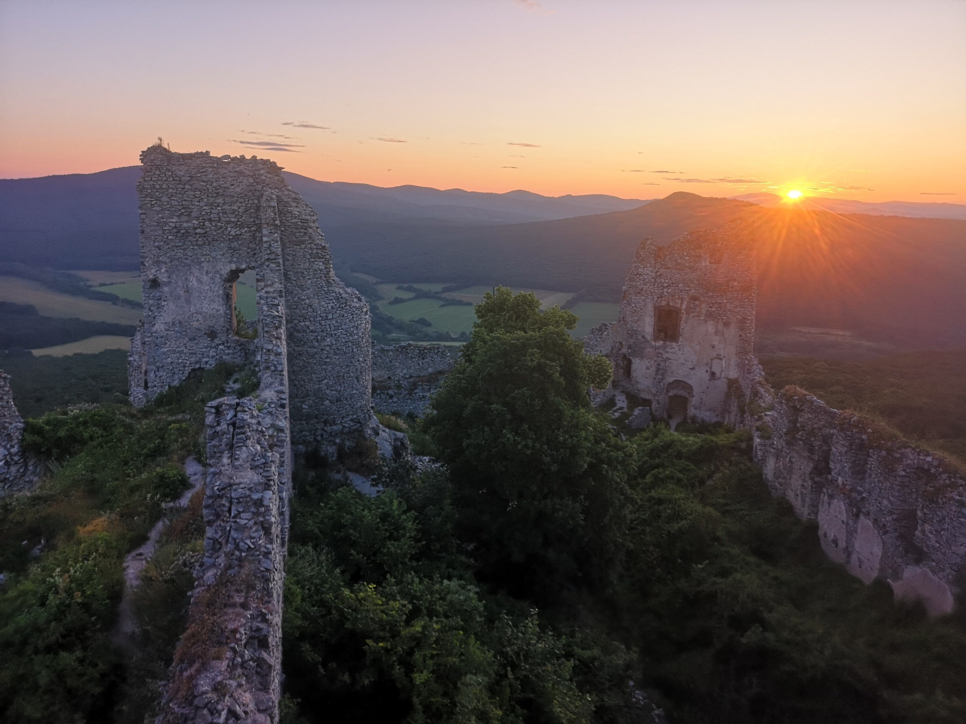 Východ slnka z hradu
