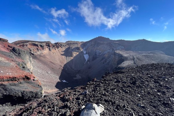 Fuji, vnútorný kráter a najvyšší vrhol Kengamine, 3 776m