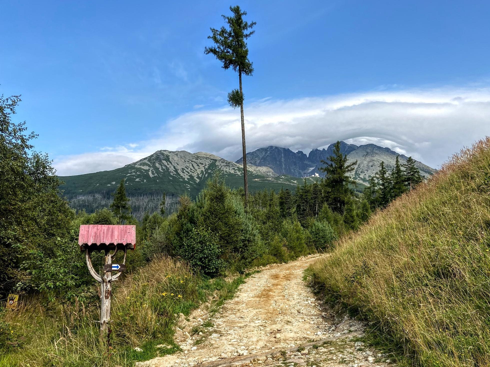 Horská skupina Lomnického štítu povyše Tatranskej Lomnice