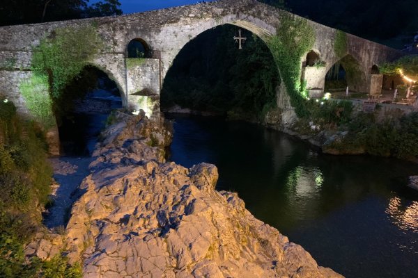 Most v Cangas de Onís (foto Marek)
