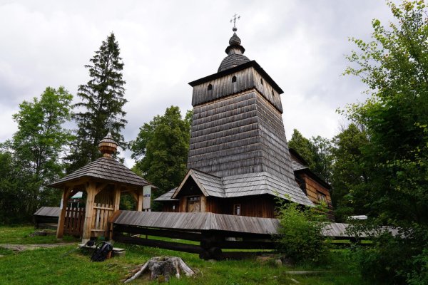 Drevený kostolík v obci Wołowiec (Воловец)