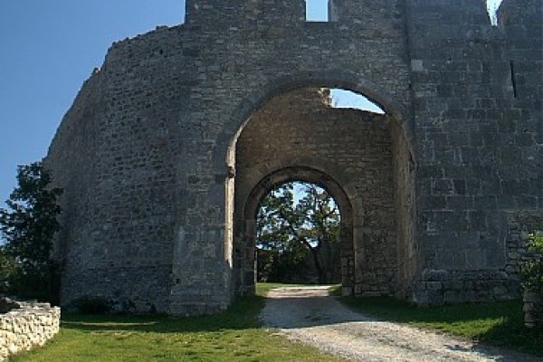 Vstupná brána na hrad Schlossberg