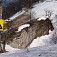 Upozornenie pre zjazdových lyžiarov na pád do krasovej jamy (závrt)