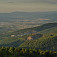 Dominanty Bystričianskej doliny: Veľká skala, Hrádok i lom, na horizonte je Lúčanská Malá Fatra