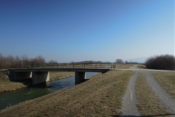 Most neďaleko obce Loimersdorf