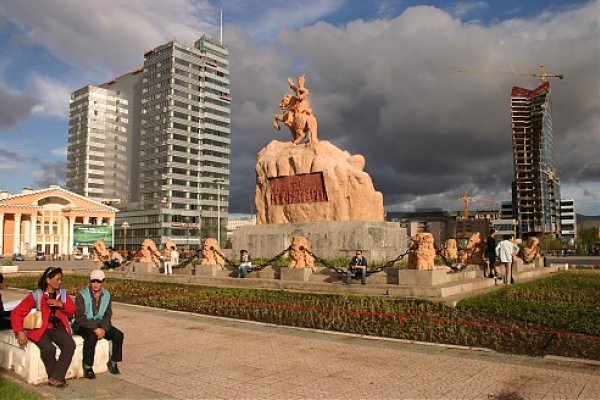 Ulaanbaatar- Suchbaatarove námestie