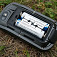 Garmin batterypack má 2,4 V a 2000 mAh, ide o spojené klasické NiMH AA akumulátory