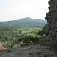 Výhľad z hradu Šomoška do Maďarska na hrad Salgóvár a časť dediny Somoskö