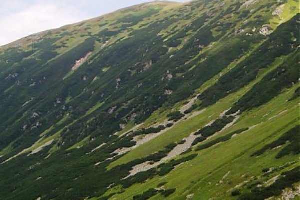Najnižší vrch túry na hrebeni - Rákoň